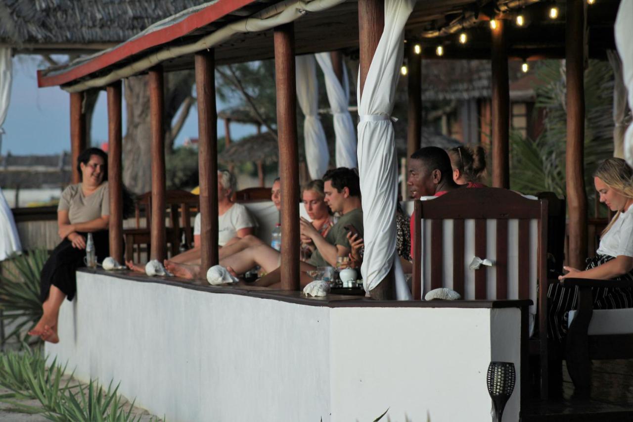 Ecolodge Du Menabe Belo Bagian luar foto